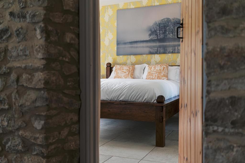 The Blind Bull Hotel Little Hucklow Exterior foto